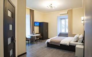Апарт-отели 911 Apartments Khreshchatyk Киев Двухместный номер с 1 кроватью и террасой-20